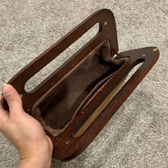 Handmade Genuine Leather Embossed Leaves Large Wood Frame Bag/Crossbody - Picture 13 of 16